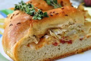 Домашний хлеб с луком и сыром рецепт