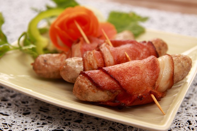 Что готовить из сосисок? Сосиски в беконе — простые рецепты 8 Sosiski v bekone