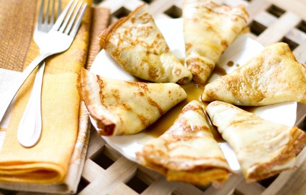 Блины с мясом и бульоном