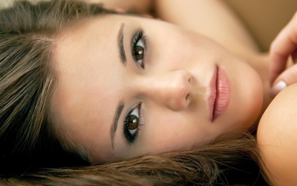 Pravil ny j uhod za zhirnoj kozhej litsa