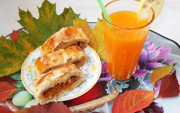 Штрудель с вишневой начинкой