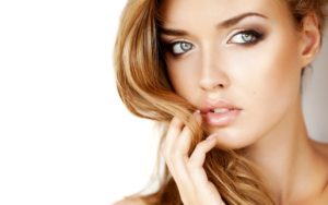 Как осветлить волосы в домашних условиях народными средствами