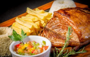 Что приготовить на ужин из свинины и картофеля