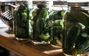 Малосольные огурцы. Как приготовить хрустящие огурцы быстрого приготовления