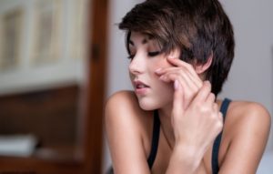 Стрижки на короткие и средние волосы: ретро, ​​«классика» и легкая небрежность!